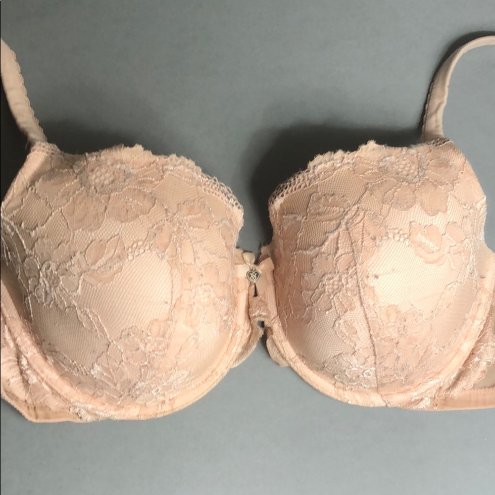 VICTORIA SECRETS 34DDD NUDE LACE BRA